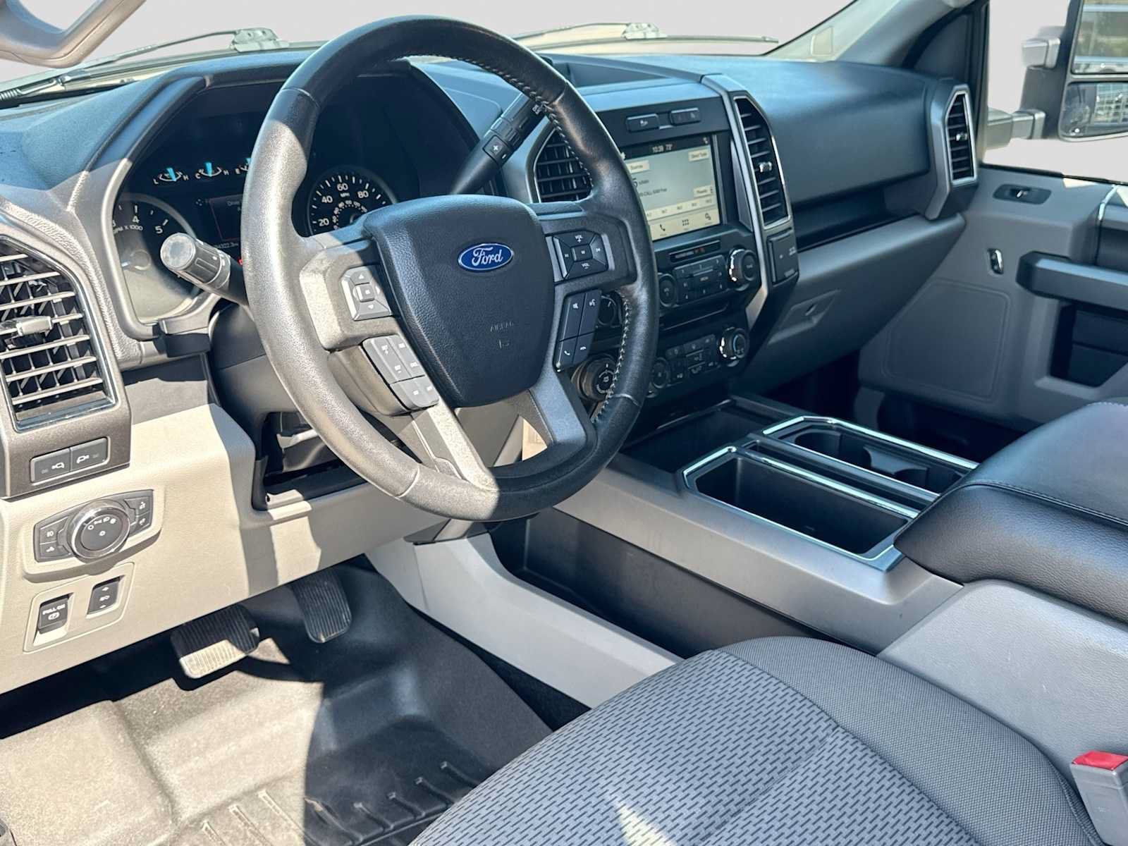 Used 2018 Ford F150 XLT w/ Equipment Group 302A Luxury AWD/4WD image 2