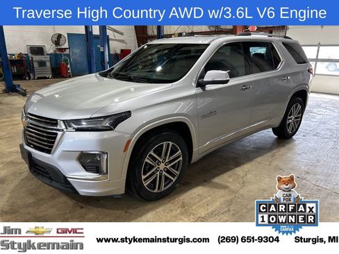 Used 2022 Chevrolet Traverse High Country image 1