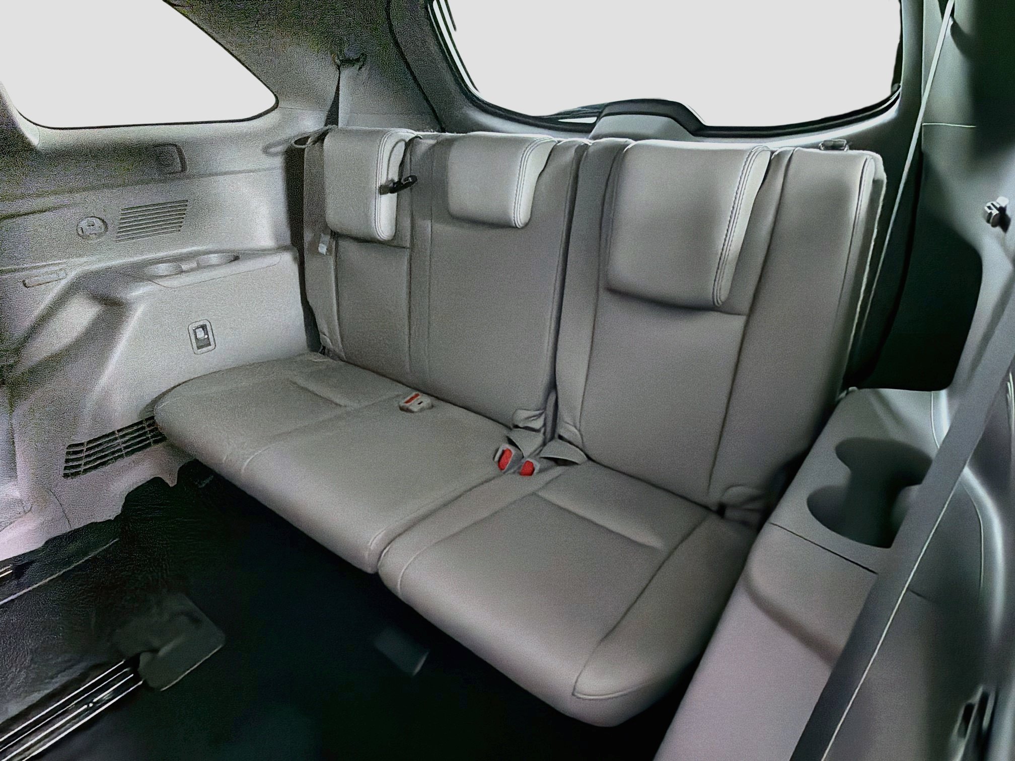 Used 2017 Toyota Highlander XLE w/ Carpet Mat Package AWD/4WD image 31
