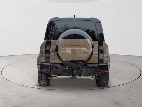 New 2026 Land Rover Defender 110 X-Dynamic SE image 6