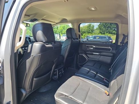 Used 2019 RAM 1500 Laramie AWD/4WD image 10
