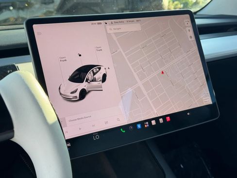Used 2021 Tesla Model 3 Performance AWD/4WD image 21