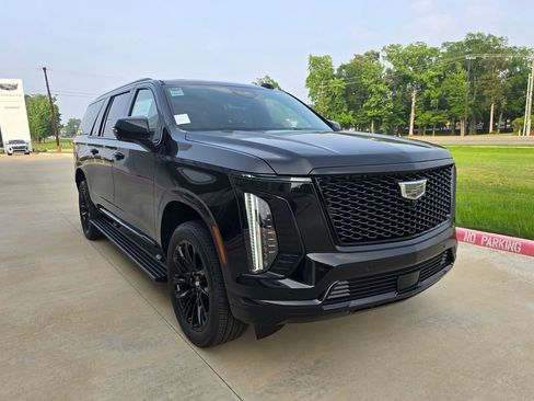 New 2026 Cadillac Escalade ESV Sport w/ LPO, ONYX Package AWD/4WD image 7