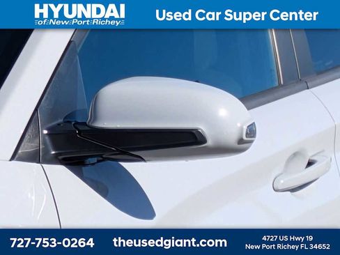 Used 2023 Hyundai Kona Limited image 11
