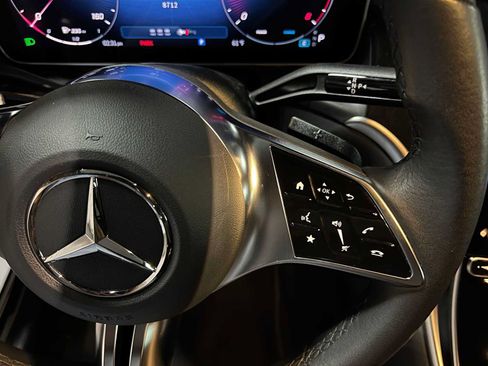 Used 2025 Mercedes-Benz GLC 300 4MATIC image 28