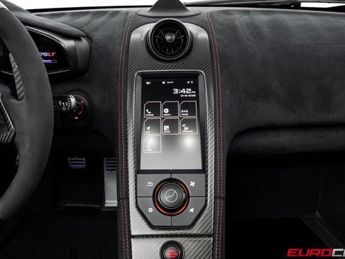 Used 2016 McLaren 675LT Spider image 38