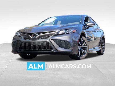 Used 2024 Toyota Camry SE FWD image 1