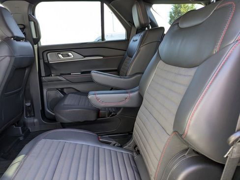 New 2026 Ford Explorer ST-Line w/ ST-Line Street Pack image 17