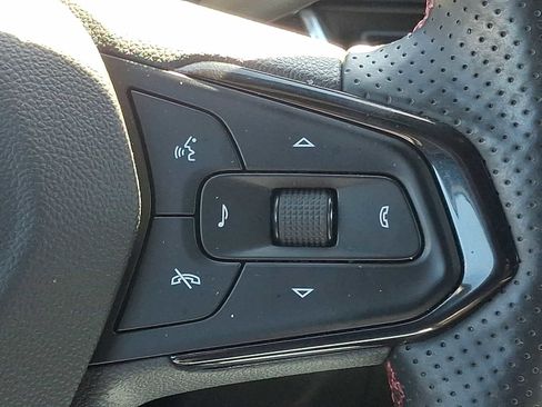 Used 2025 Chevrolet Trax RS w/ Driver Confidence Package image 24