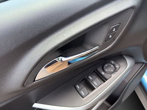 New 2026 Chevrolet Trax LS w/ LS Convenience Package FWD image 16