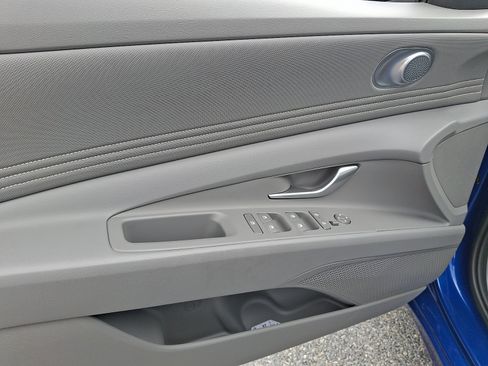 Used 2026 Hyundai Elantra Sport FWD image 12