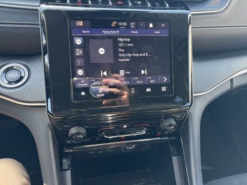 Used 2023 Jeep Grand Cherokee Laredo image 26