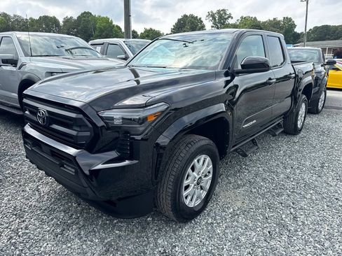 Used 2026 Toyota Tacoma SR5 RWD image 1