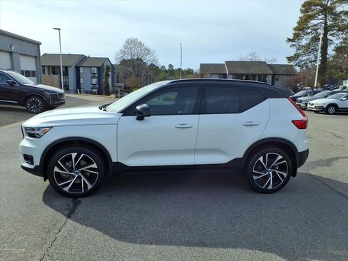 Used 2021 Volvo XC40 T5 R-Design w/ Climate Package image 8