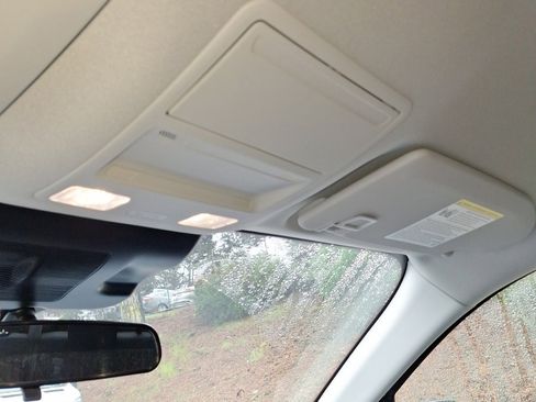 Used 2025 Ford Maverick XL image 12