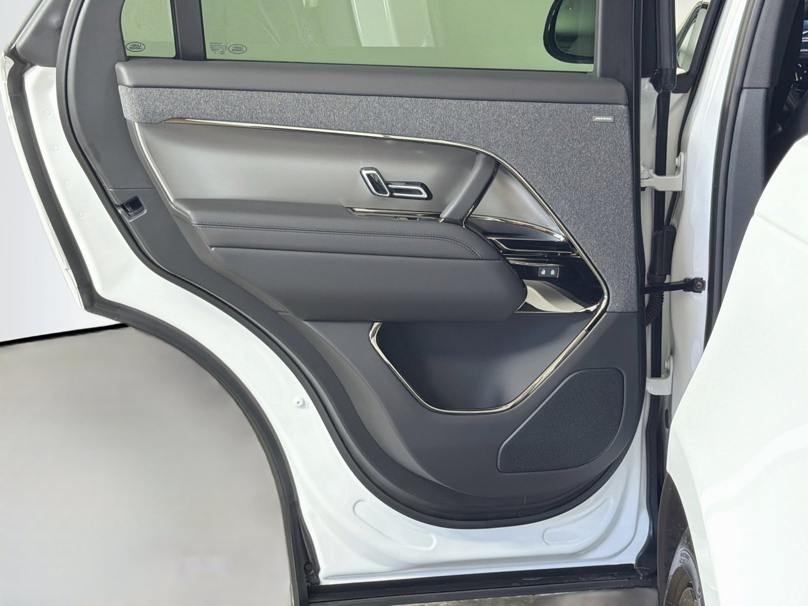 New 2026 Land Rover Range Rover Sport Dynamic SE AWD/4WD image 26