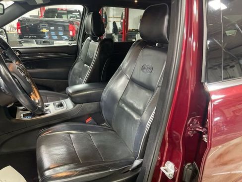 Used 2019 Jeep Grand Cherokee Overland AWD/4WD image 11