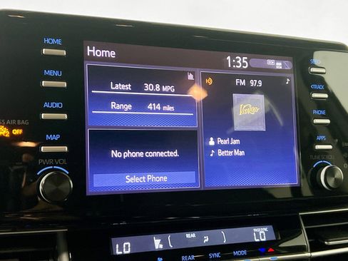 Used 2024 Toyota Sienna XLE FWD image 28