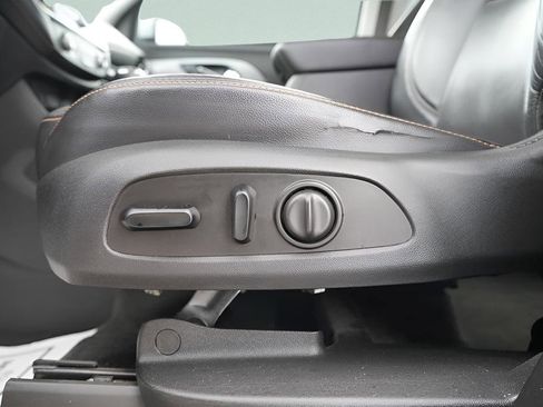 Used 2018 Chevrolet Traverse Premier w/ LPO, 'HIT The Road' Package image 28