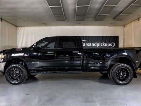 Used 2022 RAM 3500 Tradesman w/ Chrome Appearance Group image 11