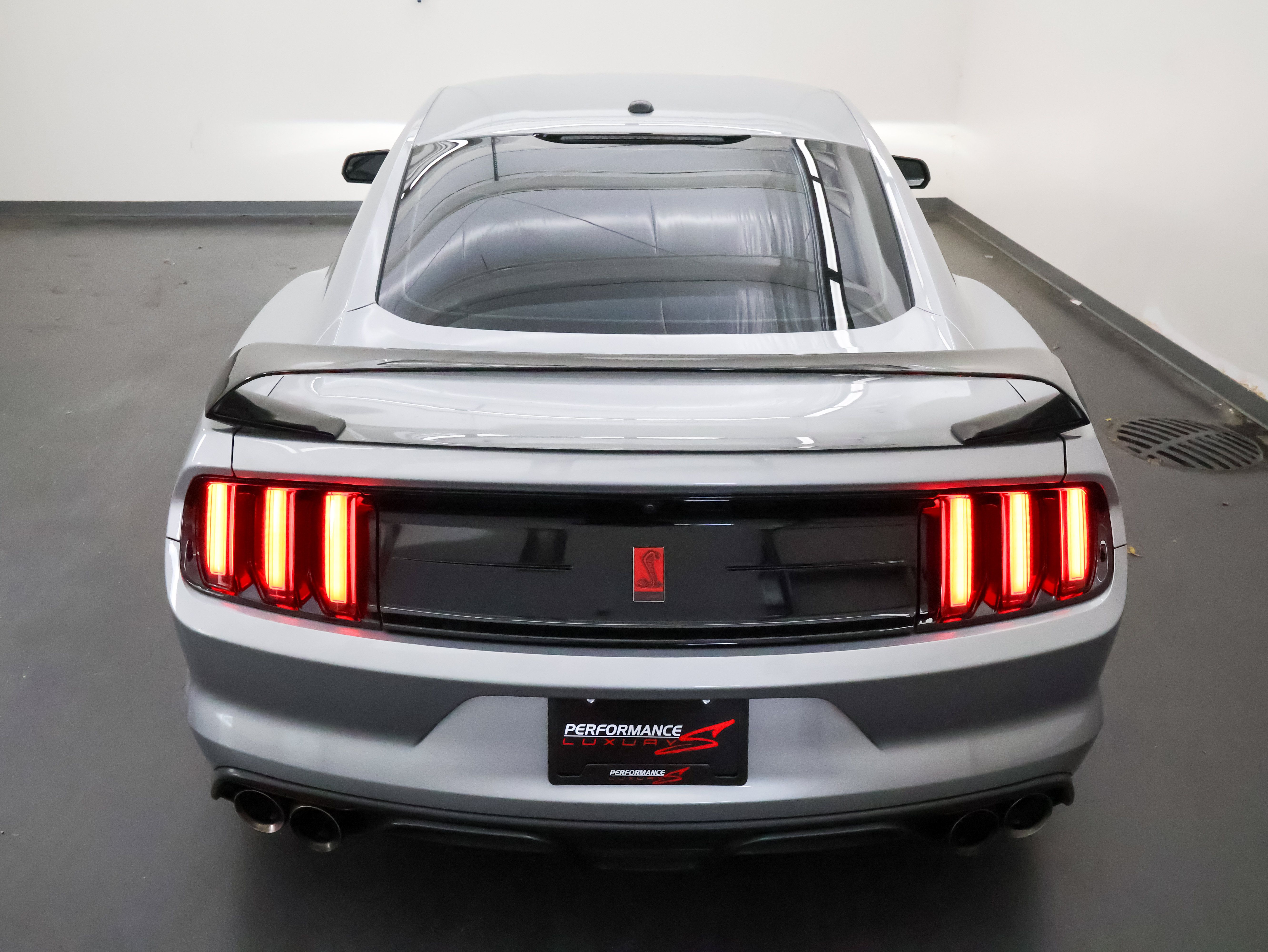 Used 2020 Ford Mustang Shelby GT350R w/ GT350R Equipment Group 920A RWD image 10