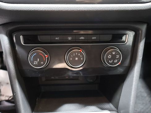 Used 2021 Volkswagen Tiguan S image 28