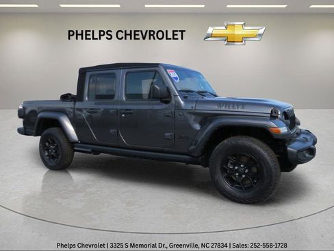 Used 2024 Jeep Gladiator Sport image 3