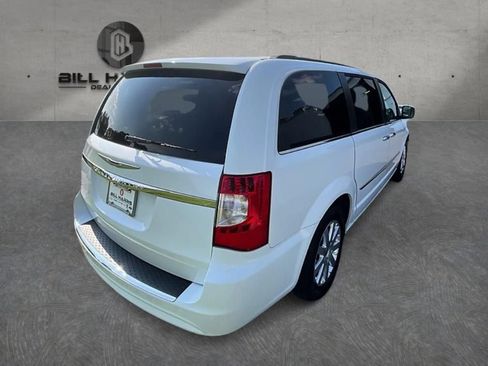 Used 2016 Chrysler Town & Country Touring w/ Driver Convenience Group FWD image 6
