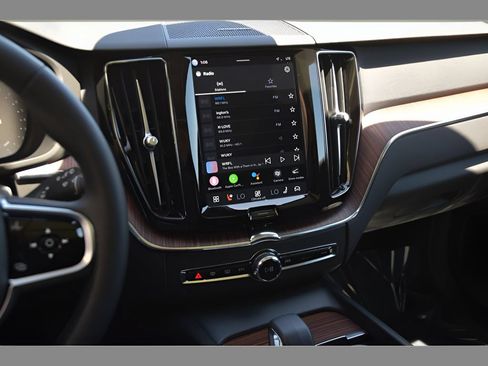 Certified 2023 Volvo XC60 B5 Plus w/ Climate Package AWD/4WD image 19