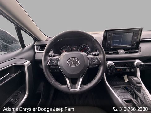 Used 2021 Toyota RAV4 XLE w/ Convenience Package image 16