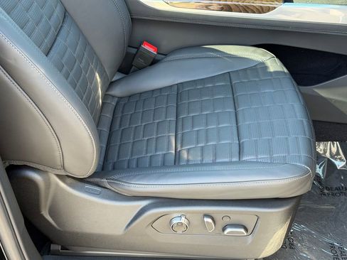 Used 2025 Cadillac Escalade Sport Platinum AWD/4WD image 16