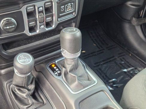 Used 2019 Jeep Wrangler Unlimited Sport S image 25