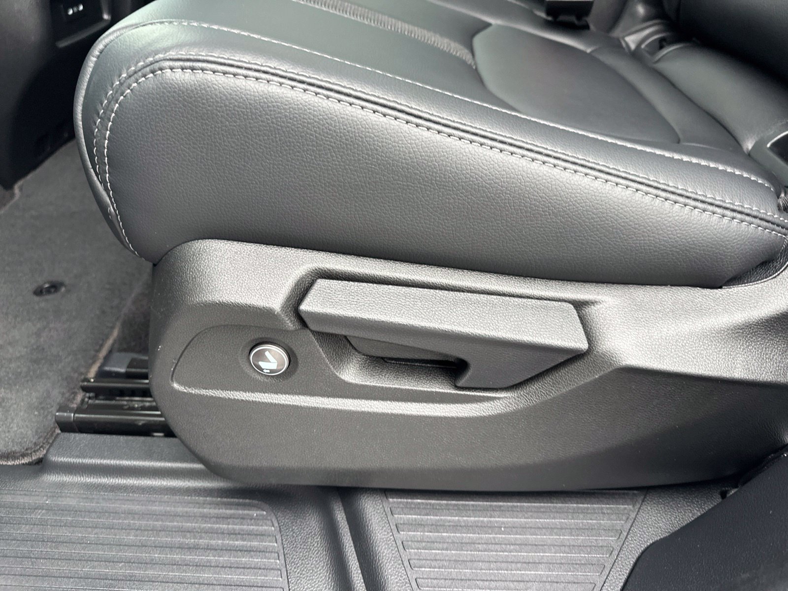 Used 2024 Honda Pilot EX-L image 19
