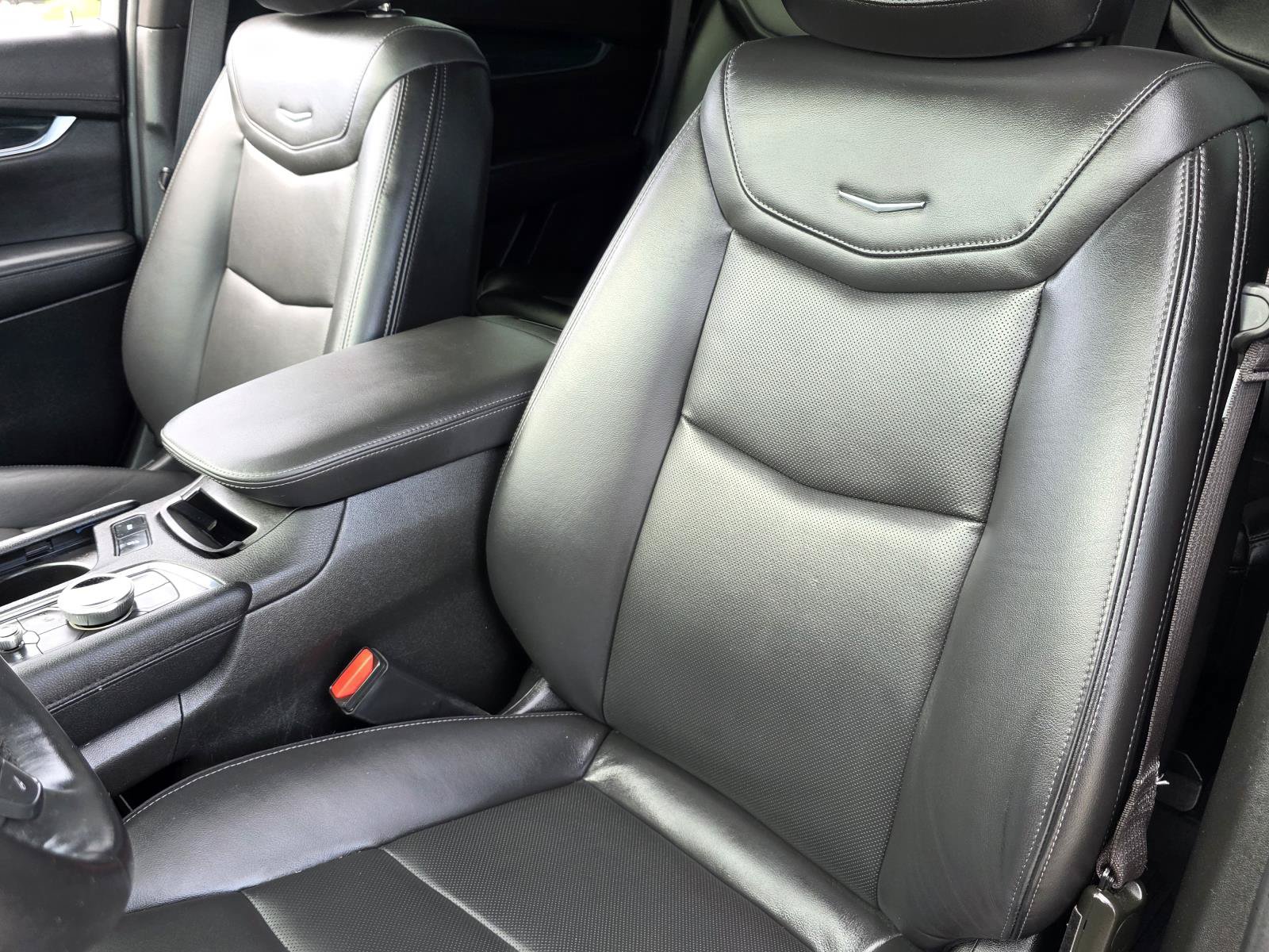 Certified 2024 Cadillac XT5 Premium Luxury FWD image 19