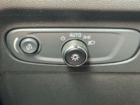 Used 2022 Buick Envision Preferred FWD image 20
