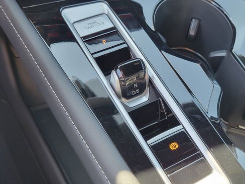 New 2026 Volkswagen Atlas Cross Sport SEL R-Line image 15