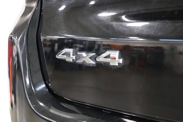 Used 2025 Jeep Compass Latitude w/ Sun & Sound Group AWD/4WD image 12