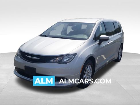 Used 2023 Chrysler Voyager LX FWD image 1
