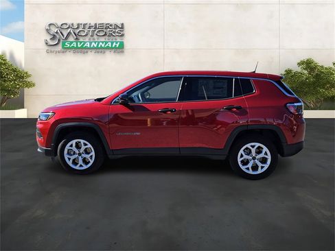 Used 2025 Jeep Compass Sport image 2