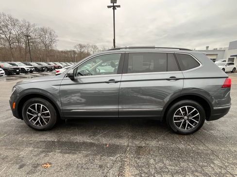 Certified 2021 Volkswagen Tiguan SE w/ Panoramic Sunroof Package image 9