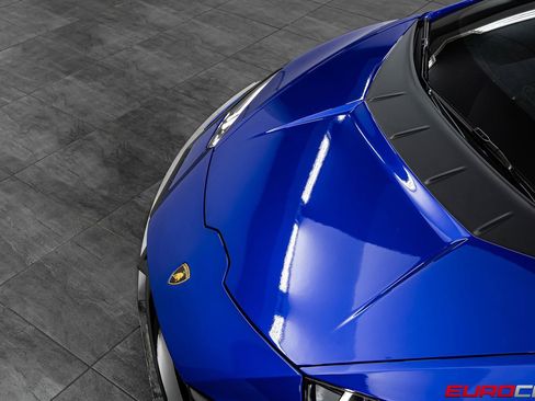 Used 2023 Lamborghini Huracan Tecnica image 9