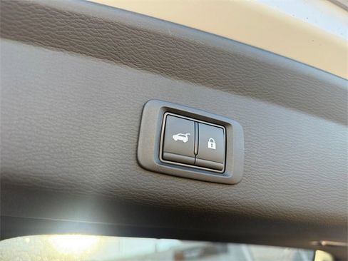 New 2026 Mitsubishi Outlander SE image 10