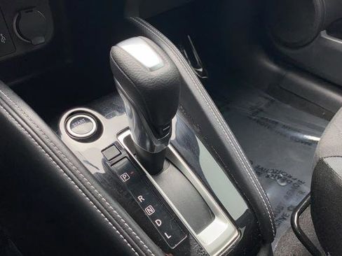 Used 2019 Nissan Kicks SV FWD image 18