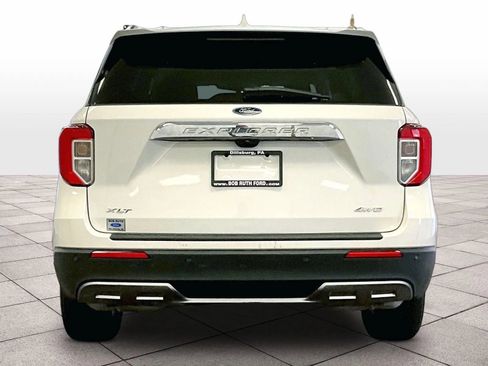 Used 2022 Ford Explorer XLT w/ Equipment Group 202A AWD/4WD image 4