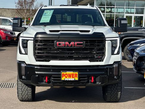 Used 2024 GMC Sierra 2500 AT4X image 9