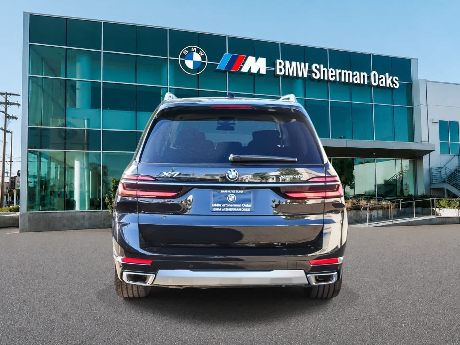 Used 2027 BMW X7 xDrive40i AWD/4WD image 5