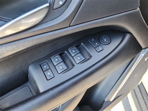 Used 2016 Cadillac Escalade Luxury image 11