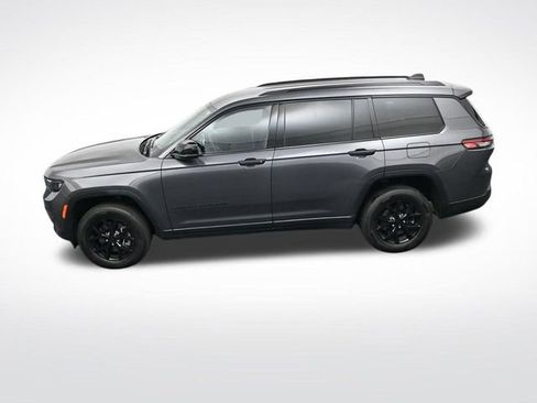 Used 2024 Jeep Grand Cherokee L Laredo image 24