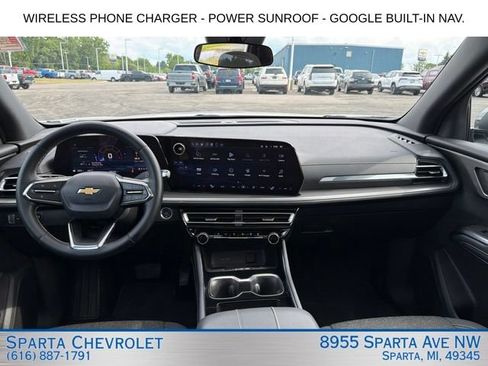 Used 2025 Chevrolet Traverse LT w/ Sun and Wheel Package AWD/4WD image 12