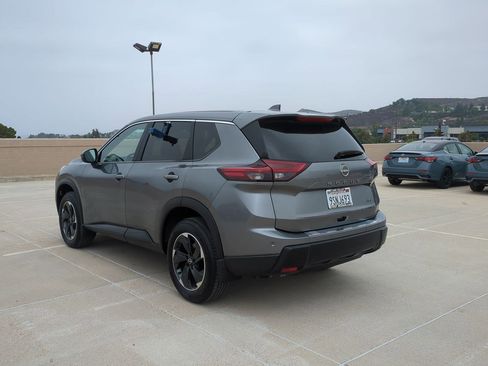 Certified 2025 Nissan Rogue SV image 8